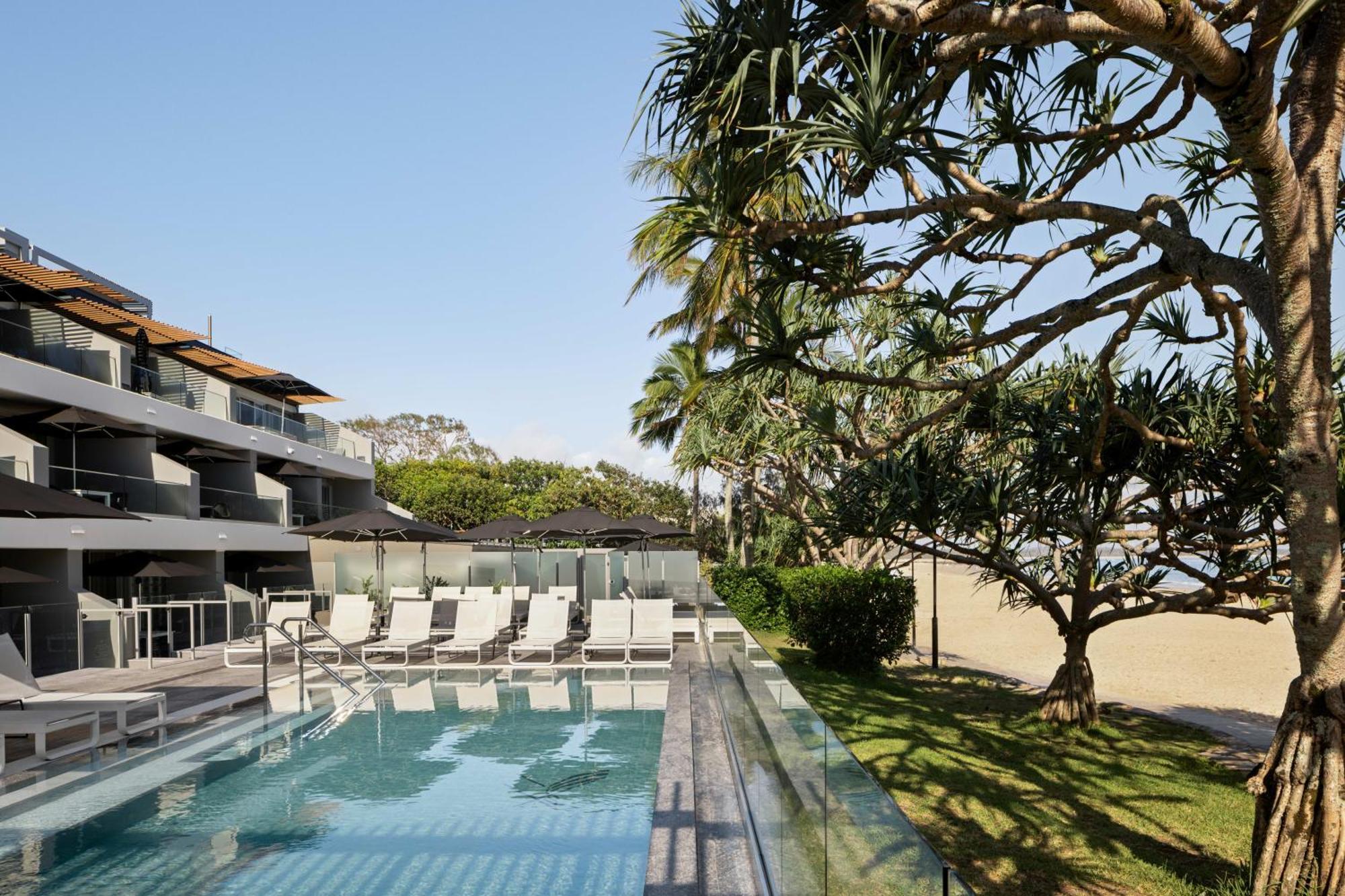 Netanya Noosa Beachfront Resort מראה חיצוני תמונה