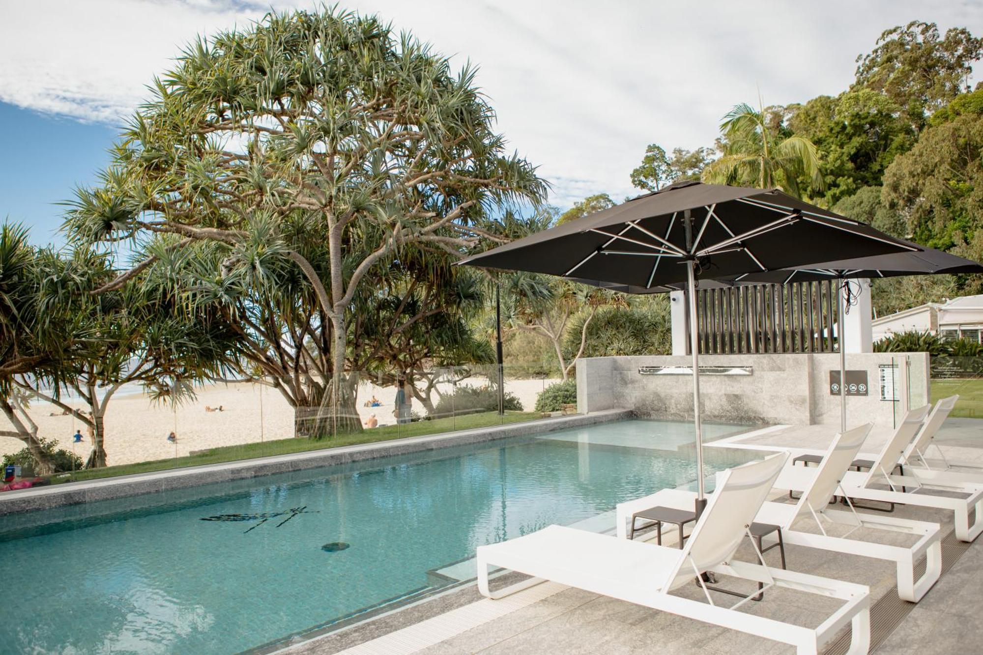 Netanya Noosa Beachfront Resort מראה חיצוני תמונה