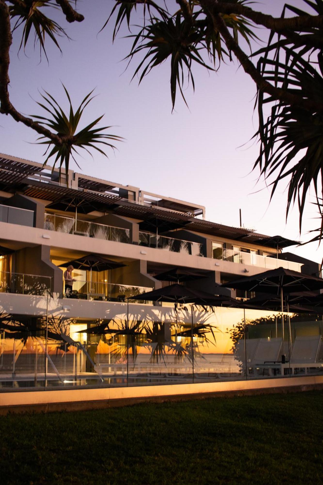 Netanya Noosa Beachfront Resort מראה חיצוני תמונה